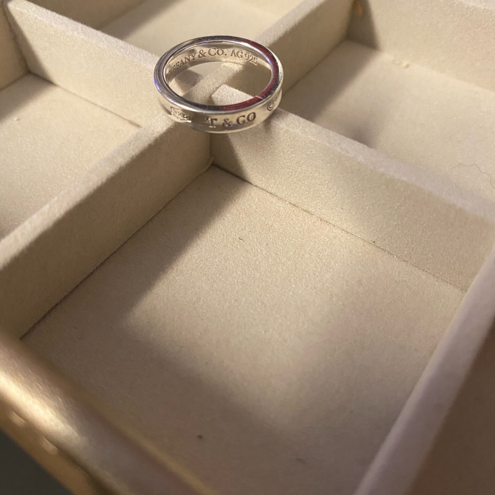 TIFFANY & CO RING
